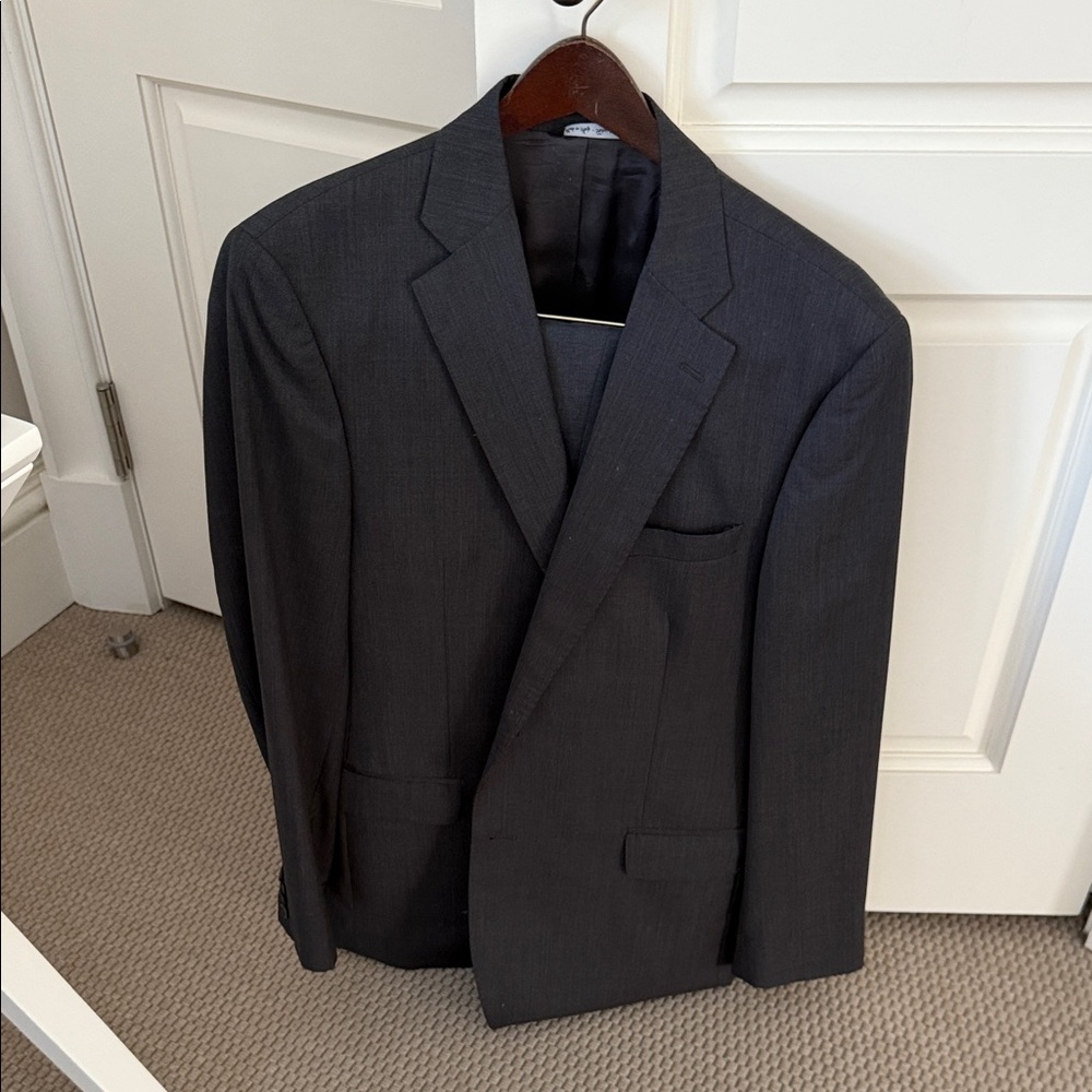 Saks Fifth Avenue Boss Classic Gray Men's Suit